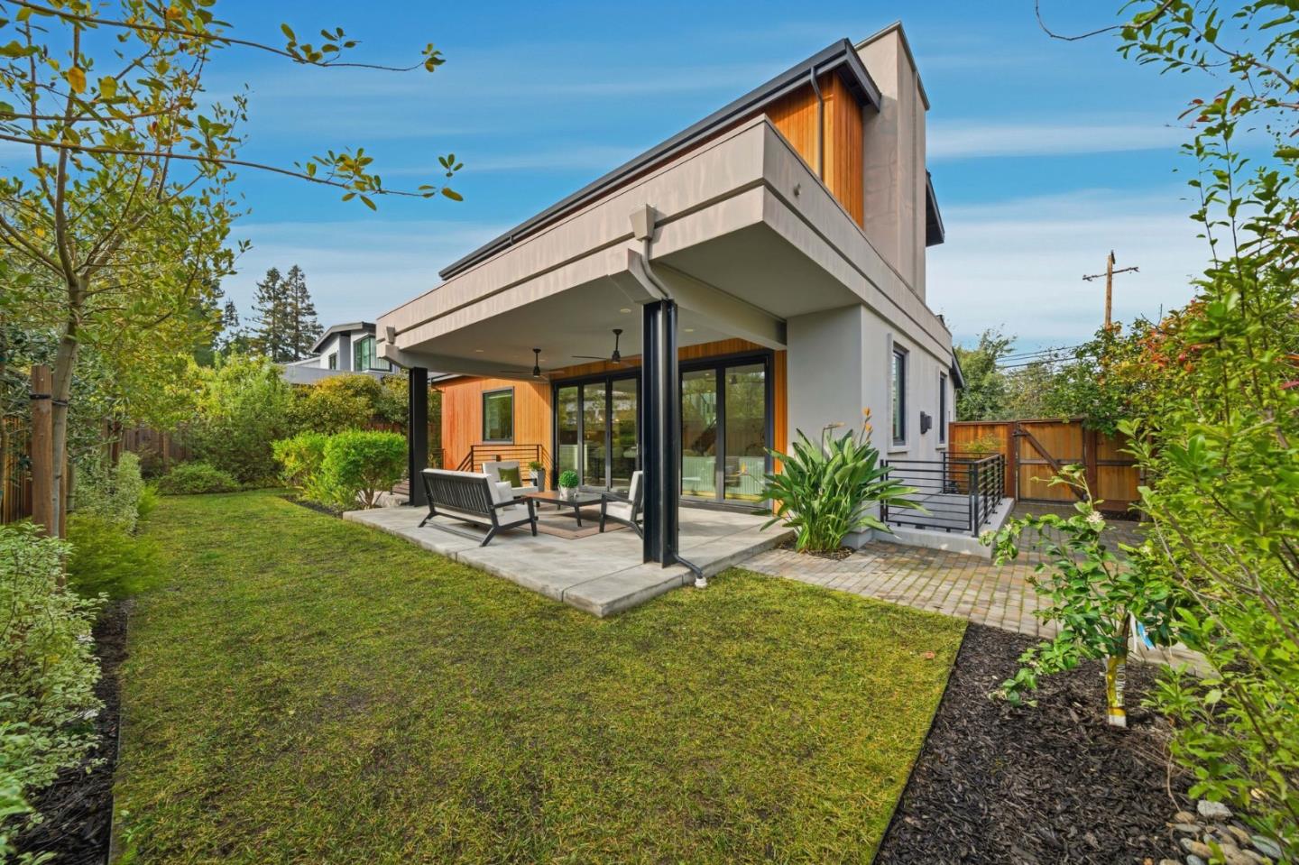 Detail Gallery Image 64 of 75 For 575 Maybell Ave, Palo Alto,  CA 94306 - 5 Beds | 6/1 Baths