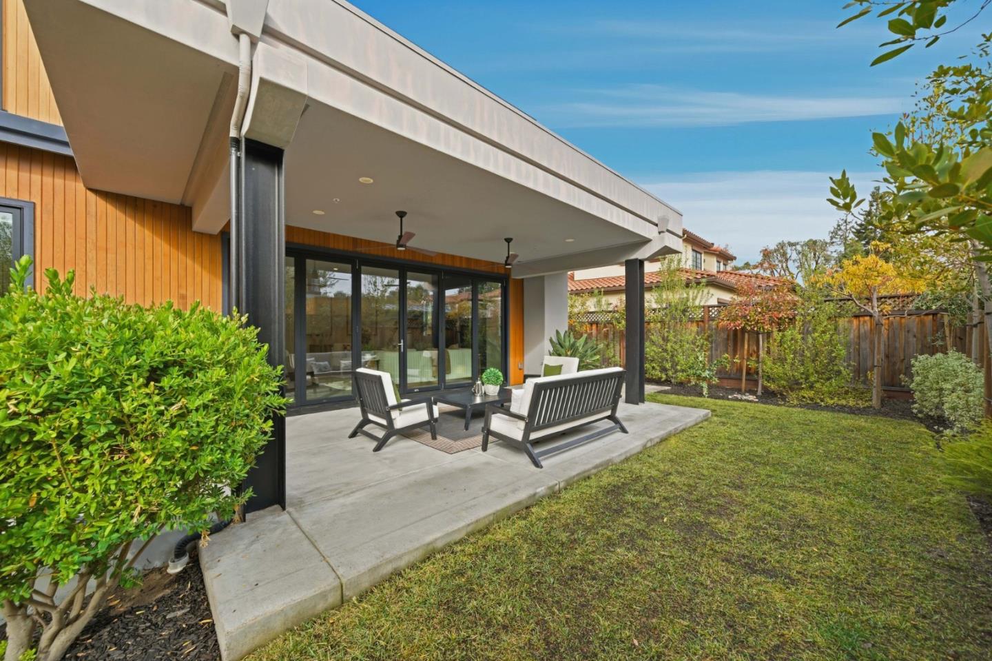 Detail Gallery Image 65 of 75 For 575 Maybell Ave, Palo Alto,  CA 94306 - 5 Beds | 6/1 Baths