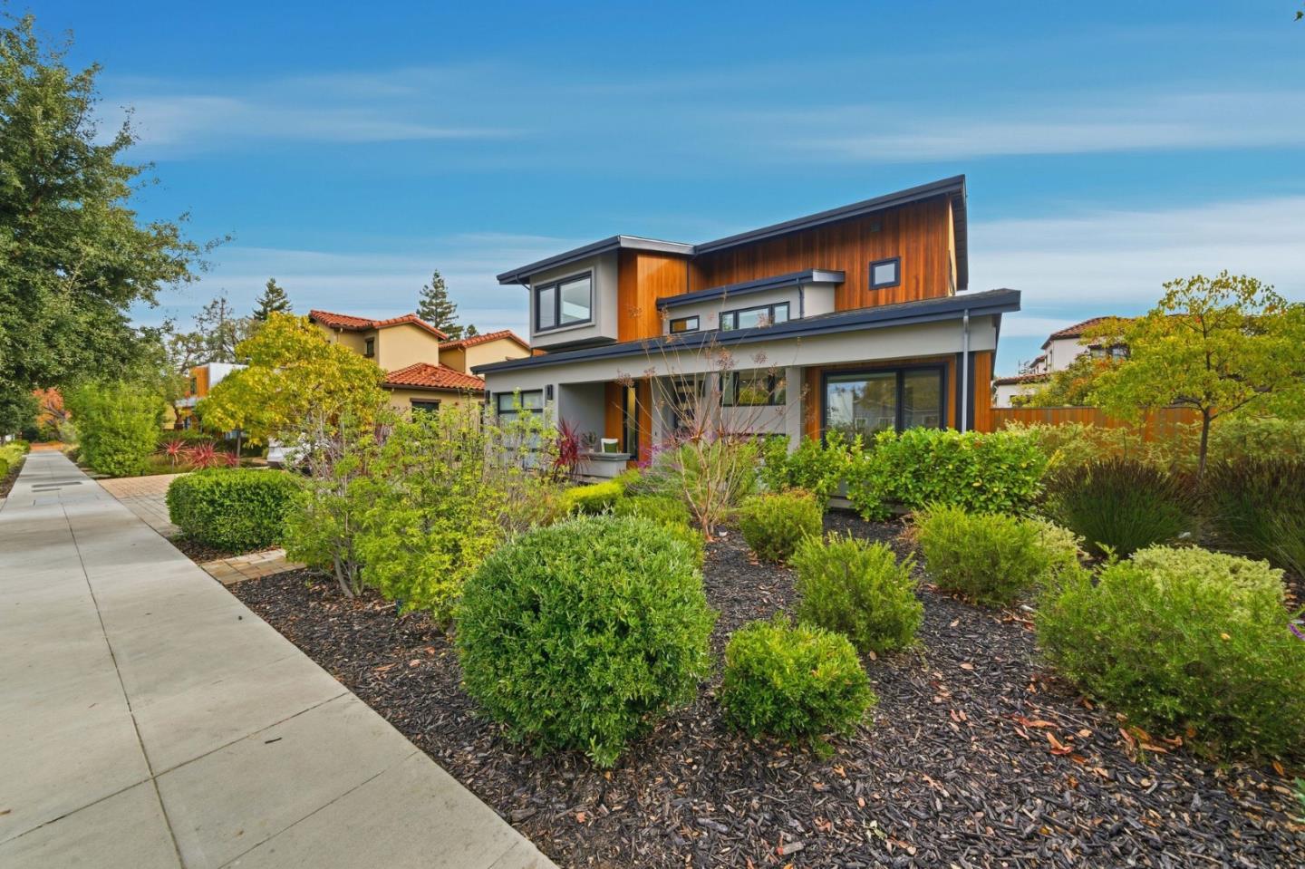 Detail Gallery Image 71 of 75 For 575 Maybell Ave, Palo Alto,  CA 94306 - 5 Beds | 6/1 Baths