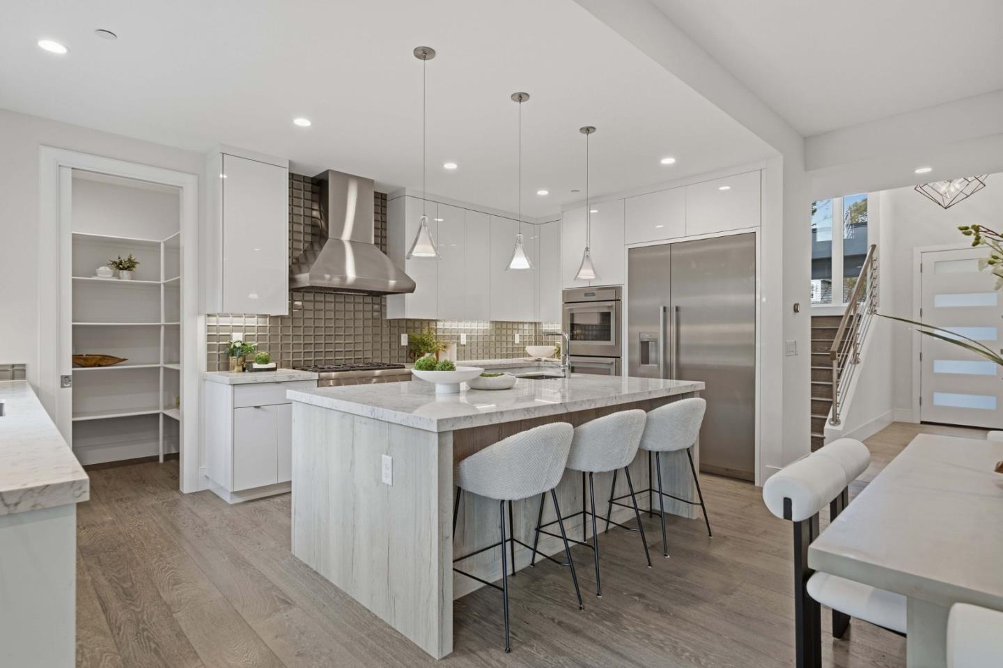 Detail Gallery Image 8 of 75 For 575 Maybell Ave, Palo Alto,  CA 94306 - 5 Beds | 6/1 Baths