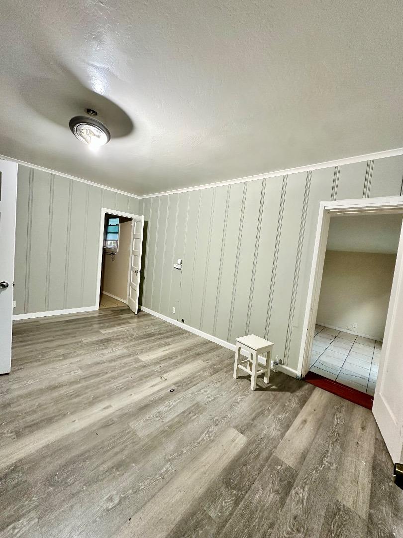 Detail Gallery Image 10 of 14 For 251 Ivy Dr, Menlo Park,  CA 94025 - 4 Beds | 3 Baths