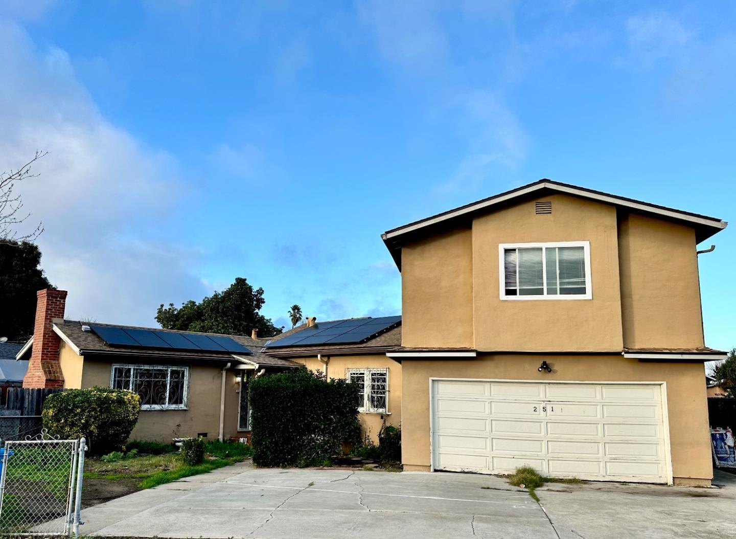 Detail Gallery Image 2 of 14 For 251 Ivy Dr, Menlo Park,  CA 94025 - 4 Beds | 3 Baths