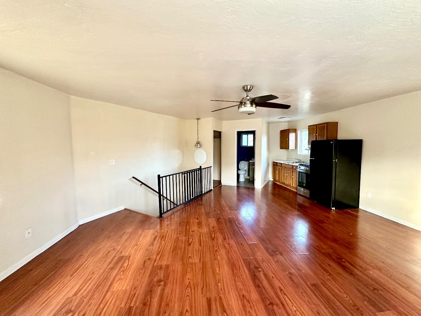 Detail Gallery Image 3 of 14 For 251 Ivy Dr, Menlo Park,  CA 94025 - 4 Beds | 3 Baths