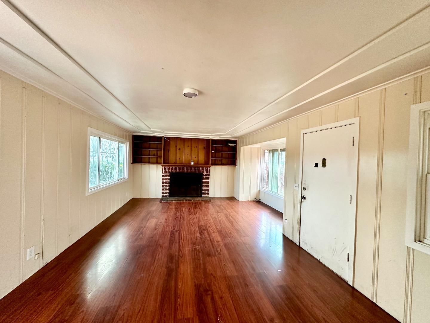 Detail Gallery Image 6 of 14 For 251 Ivy Dr, Menlo Park,  CA 94025 - 4 Beds | 3 Baths