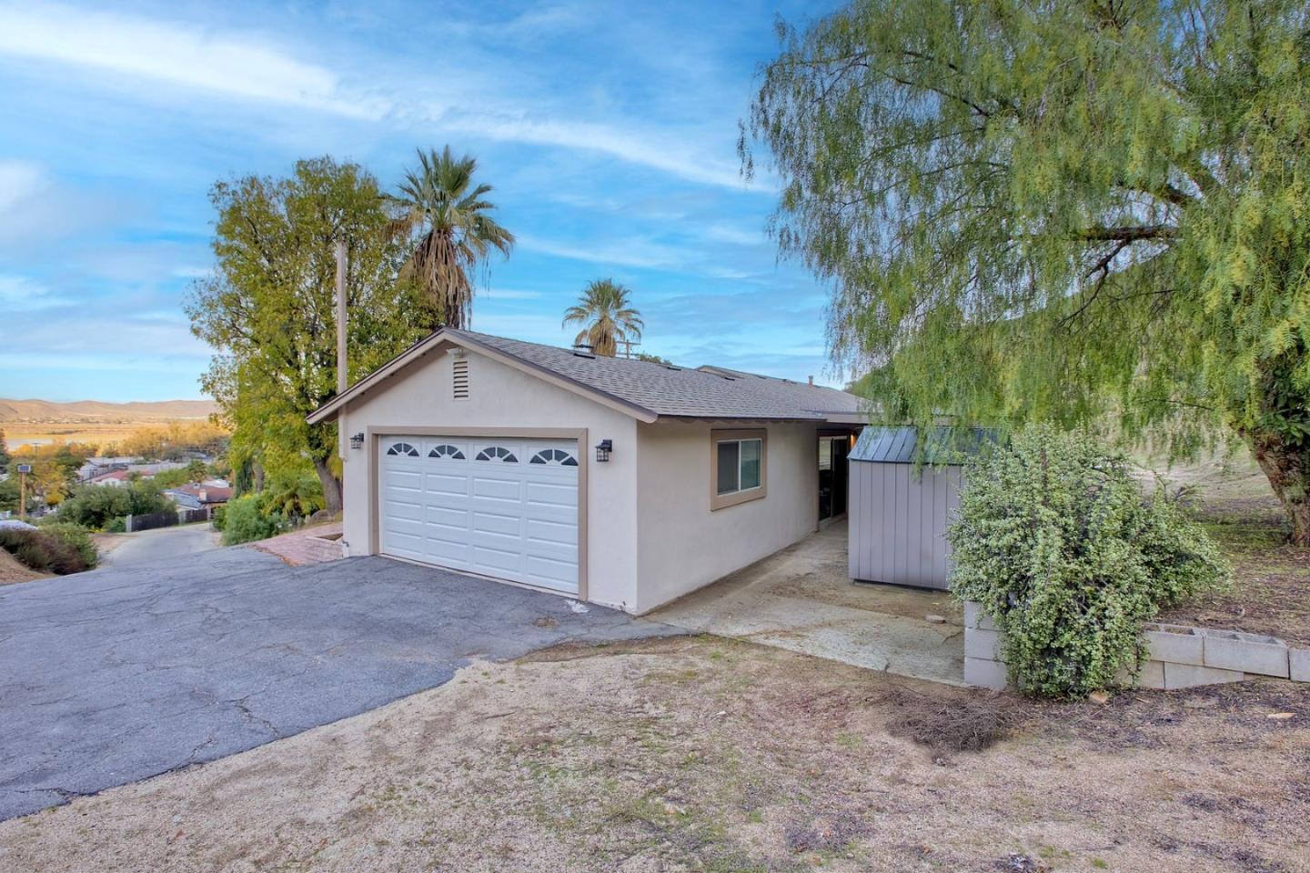 Detail Gallery Image 5 of 35 For 18261 Sanders Dr, Lake Elsinore,  CA 92530 - 3 Beds | 2 Baths