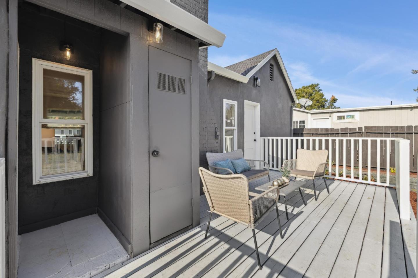 Detail Gallery Image 14 of 16 For 2352 Menalto Ave, East Palo Alto,  CA 94303 - 2 Beds | 1 Baths