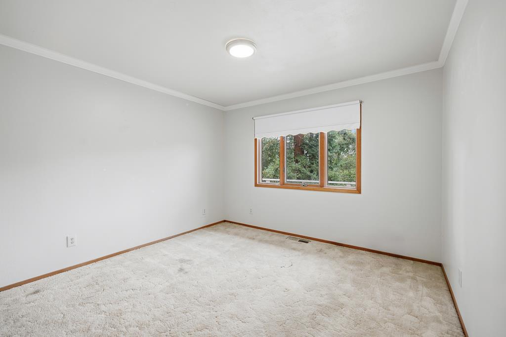 Detail Gallery Image 16 of 53 For 16 Castlewood Dr, Pleasanton,  CA 94566 - 4 Beds | 3 Baths