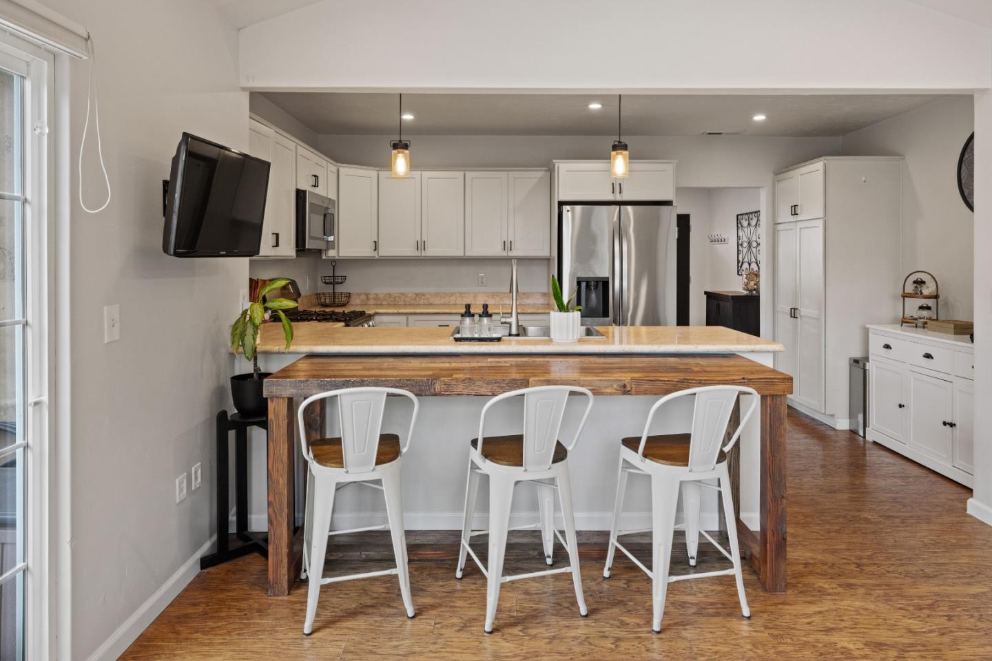 Detail Gallery Image 10 of 38 For 339 Ramona Ave, Monterey,  CA 93940 - 3 Beds | 2 Baths