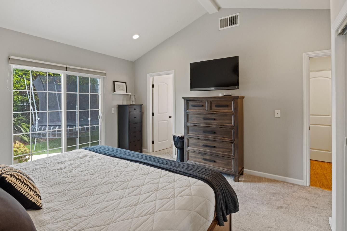 Detail Gallery Image 13 of 38 For 339 Ramona Ave, Monterey,  CA 93940 - 3 Beds | 2 Baths