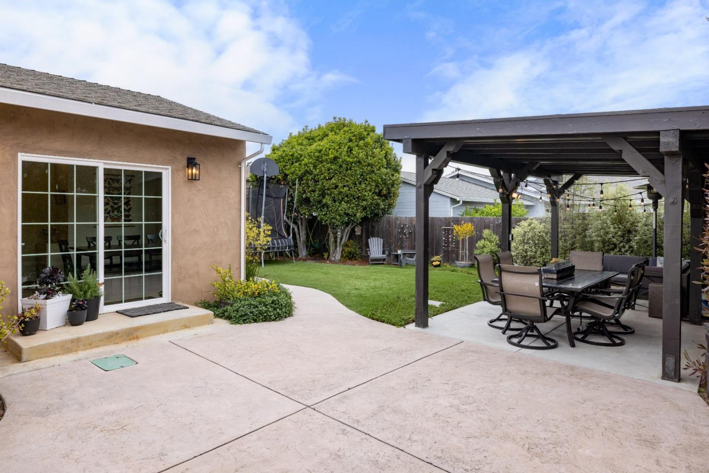 Detail Gallery Image 26 of 38 For 339 Ramona Ave, Monterey,  CA 93940 - 3 Beds | 2 Baths