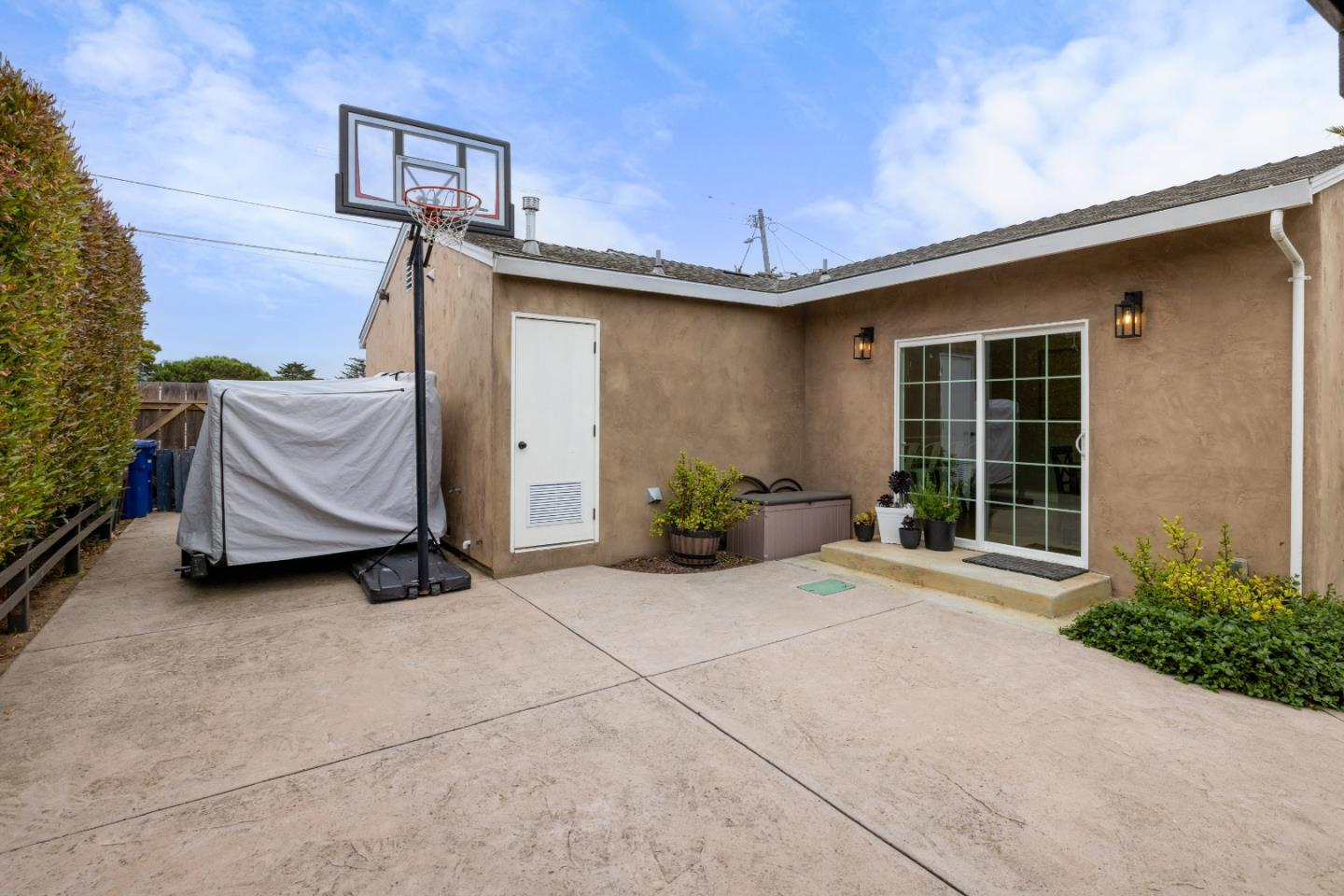 Detail Gallery Image 29 of 38 For 339 Ramona Ave, Monterey,  CA 93940 - 3 Beds | 2 Baths