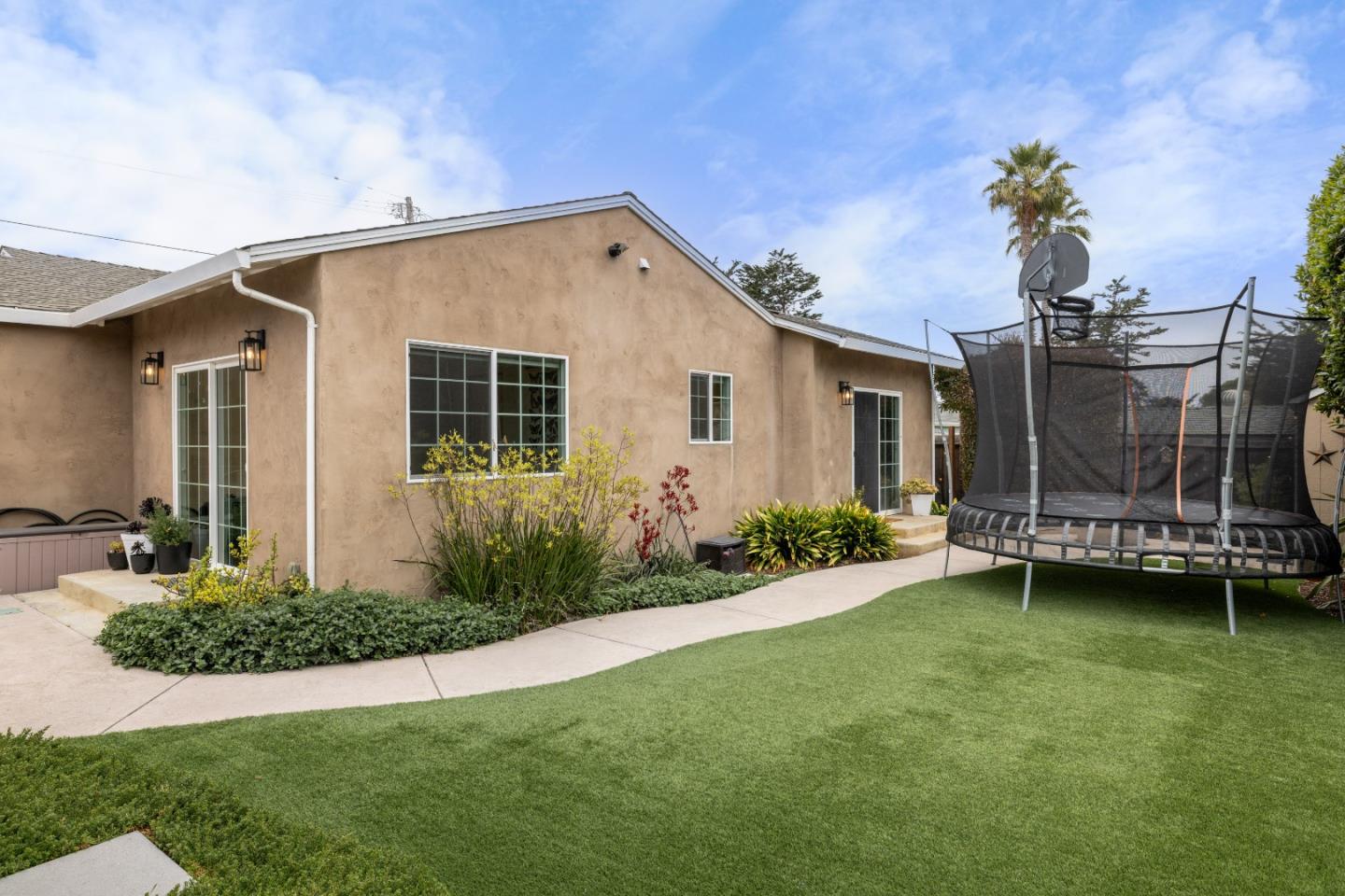 Detail Gallery Image 31 of 38 For 339 Ramona Ave, Monterey,  CA 93940 - 3 Beds | 2 Baths