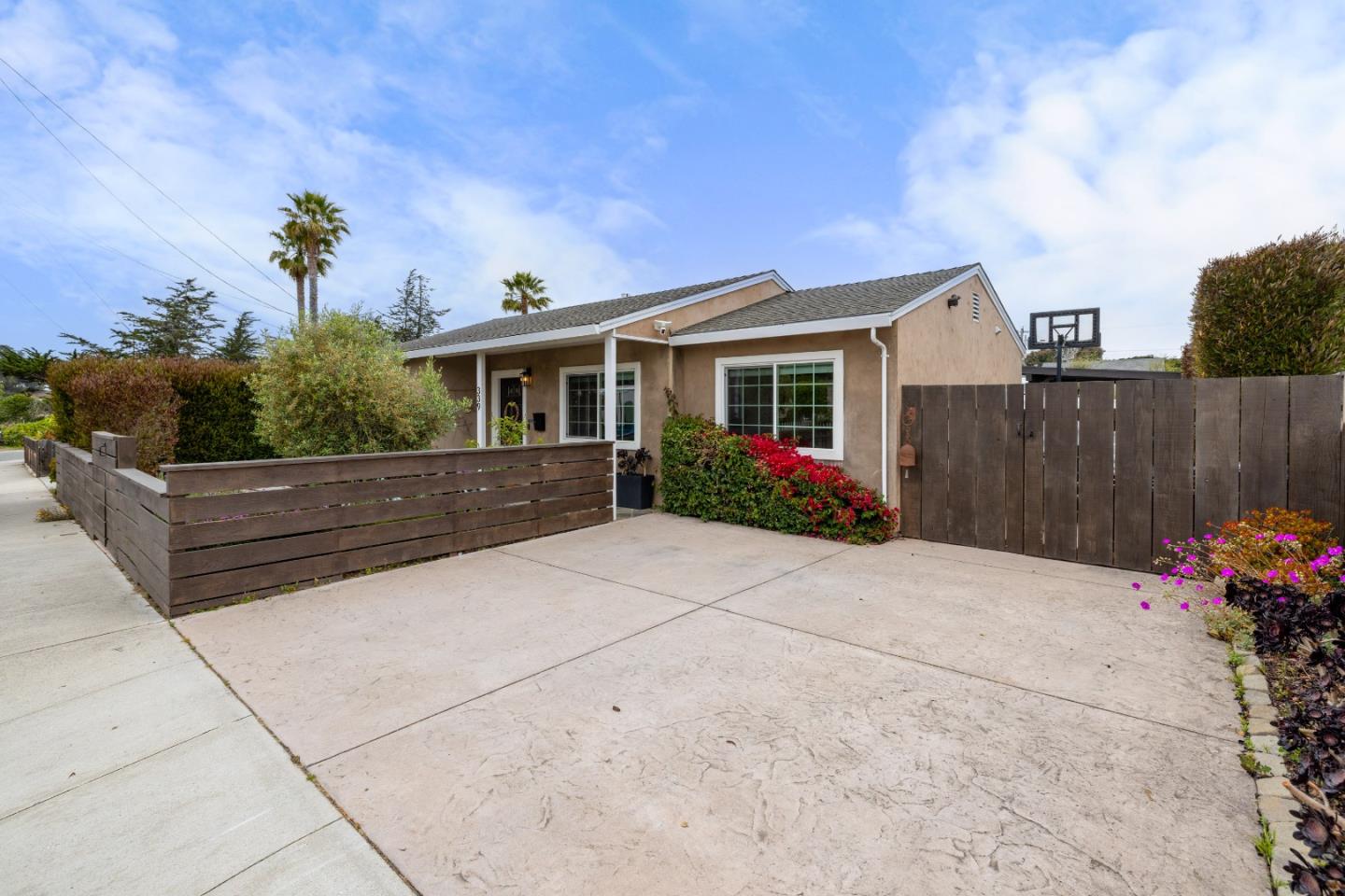 Detail Gallery Image 37 of 38 For 339 Ramona Ave, Monterey,  CA 93940 - 3 Beds | 2 Baths