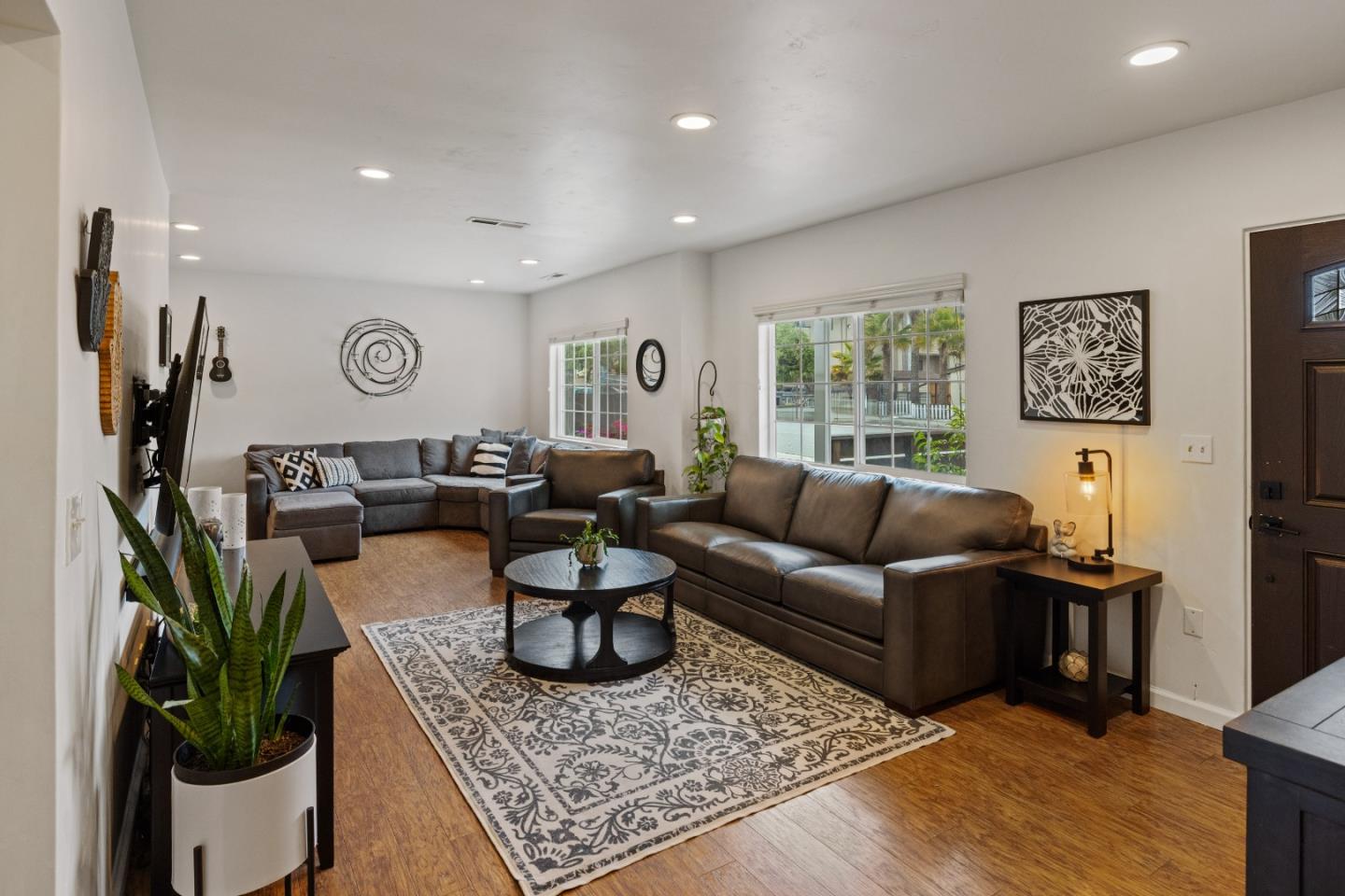 Detail Gallery Image 4 of 38 For 339 Ramona Ave, Monterey,  CA 93940 - 3 Beds | 2 Baths