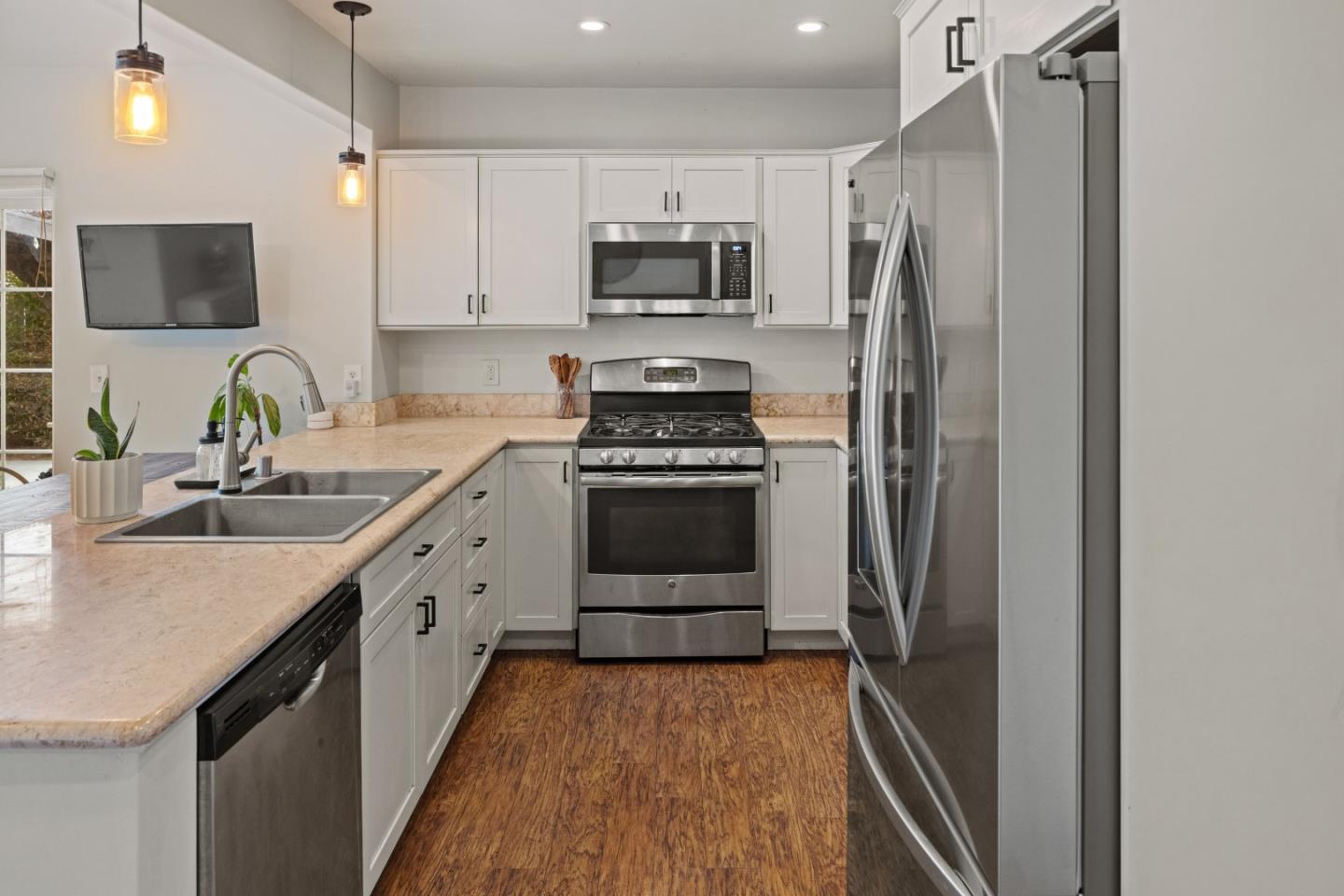 Detail Gallery Image 7 of 38 For 339 Ramona Ave, Monterey,  CA 93940 - 3 Beds | 2 Baths