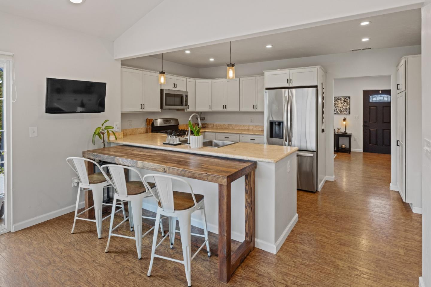 Detail Gallery Image 9 of 38 For 339 Ramona Ave, Monterey,  CA 93940 - 3 Beds | 2 Baths