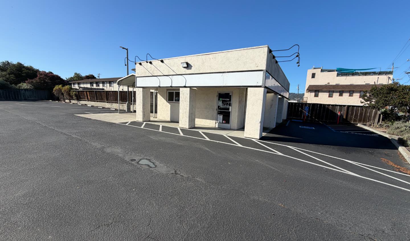 Detail Gallery Image 2 of 7 For 1178 Del Monte Ave, Monterey,  CA 93940 - – Beds | – Baths