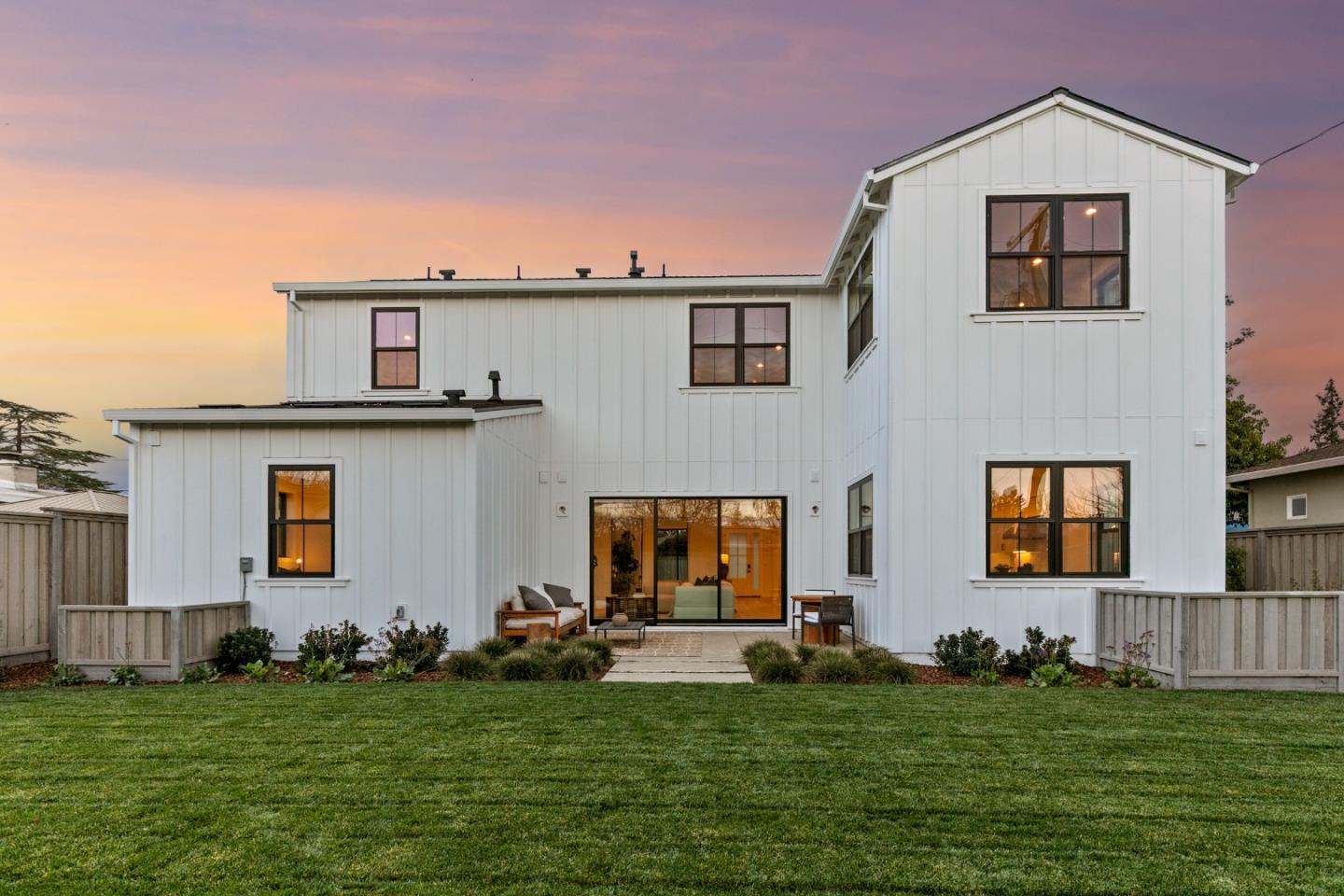 Detail Gallery Image 2 of 41 For 15236 Dickens Ave, San Jose,  CA 95124 - 5 Beds | 4/1 Baths