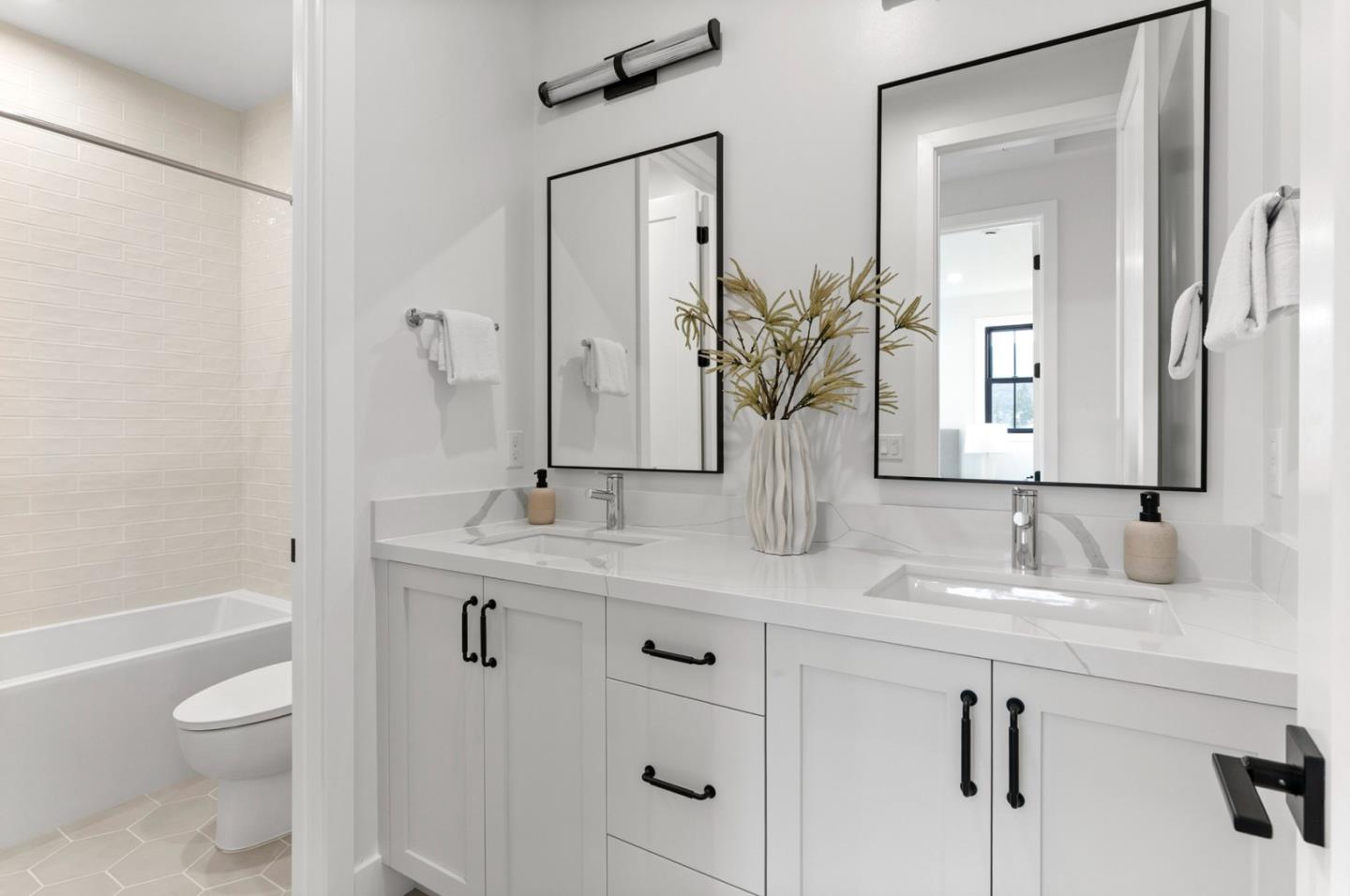 Detail Gallery Image 33 of 41 For 15236 Dickens Ave, San Jose,  CA 95124 - 5 Beds | 4/1 Baths