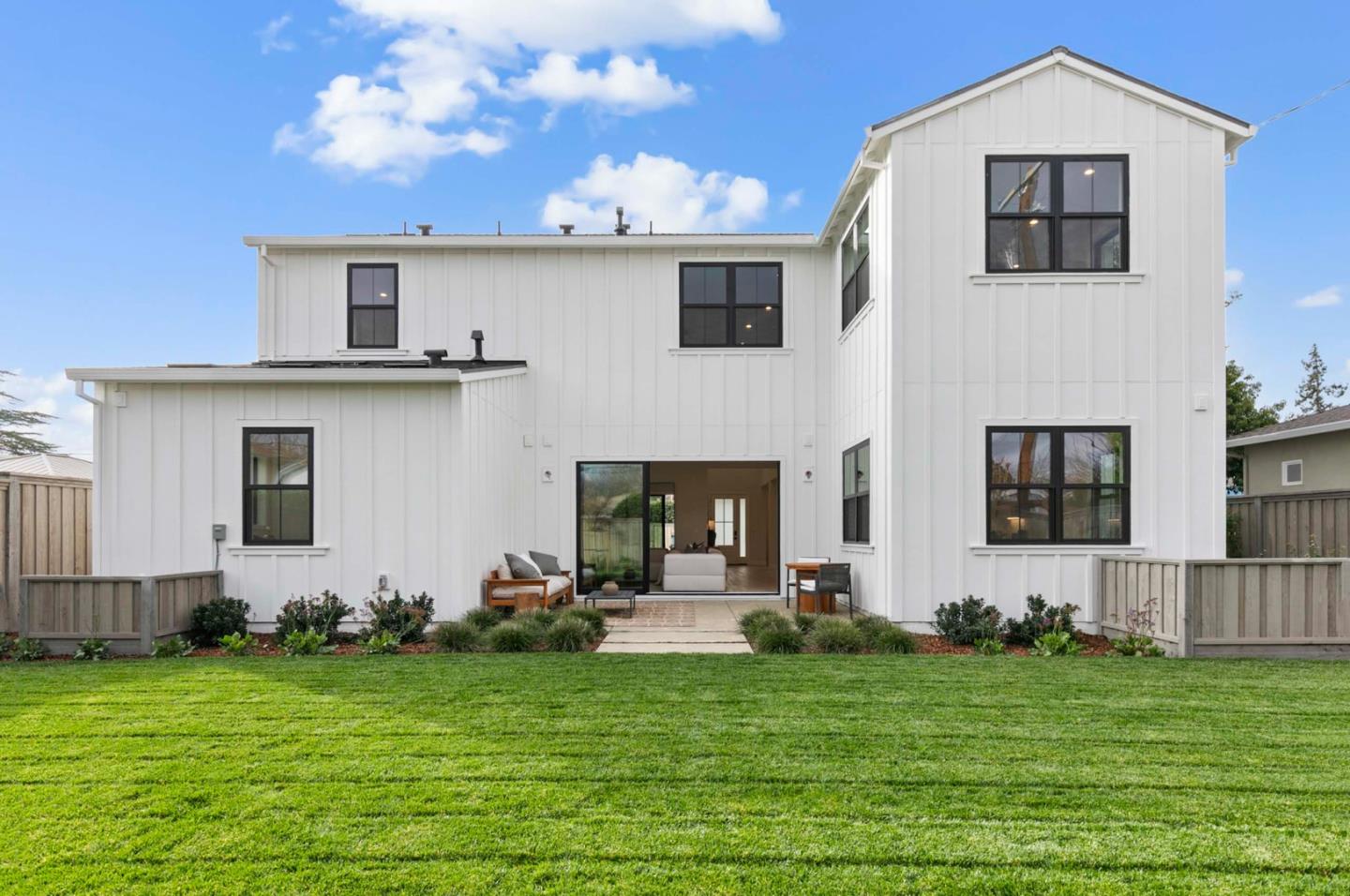 Detail Gallery Image 37 of 41 For 15236 Dickens Ave, San Jose,  CA 95124 - 5 Beds | 4/1 Baths