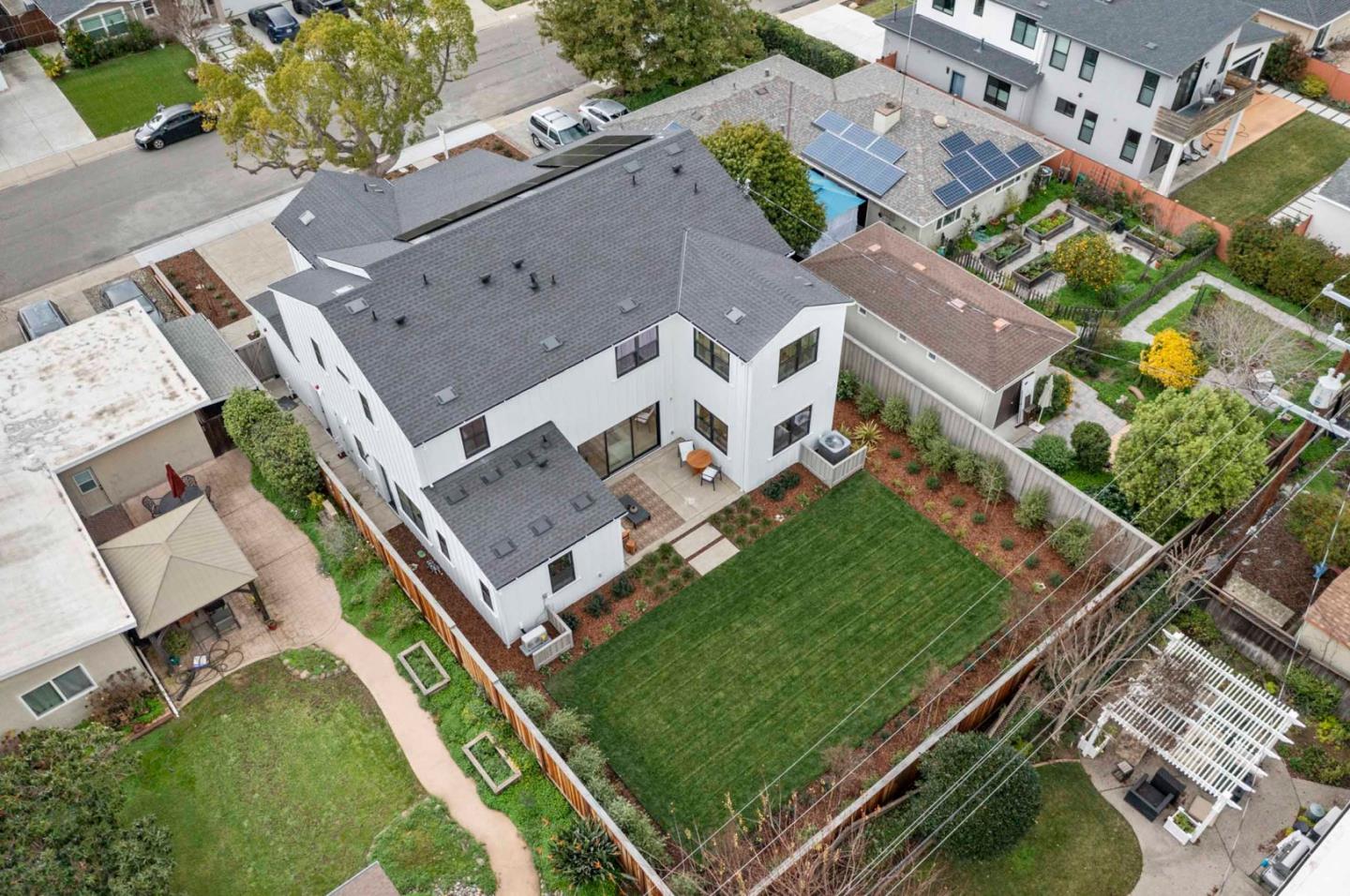 Detail Gallery Image 6 of 41 For 15236 Dickens Ave, San Jose,  CA 95124 - 5 Beds | 4/1 Baths