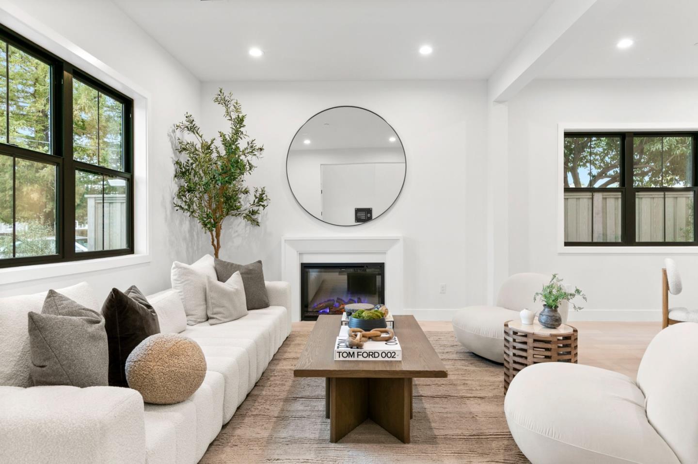 Detail Gallery Image 8 of 41 For 15236 Dickens Ave, San Jose,  CA 95124 - 5 Beds | 4/1 Baths