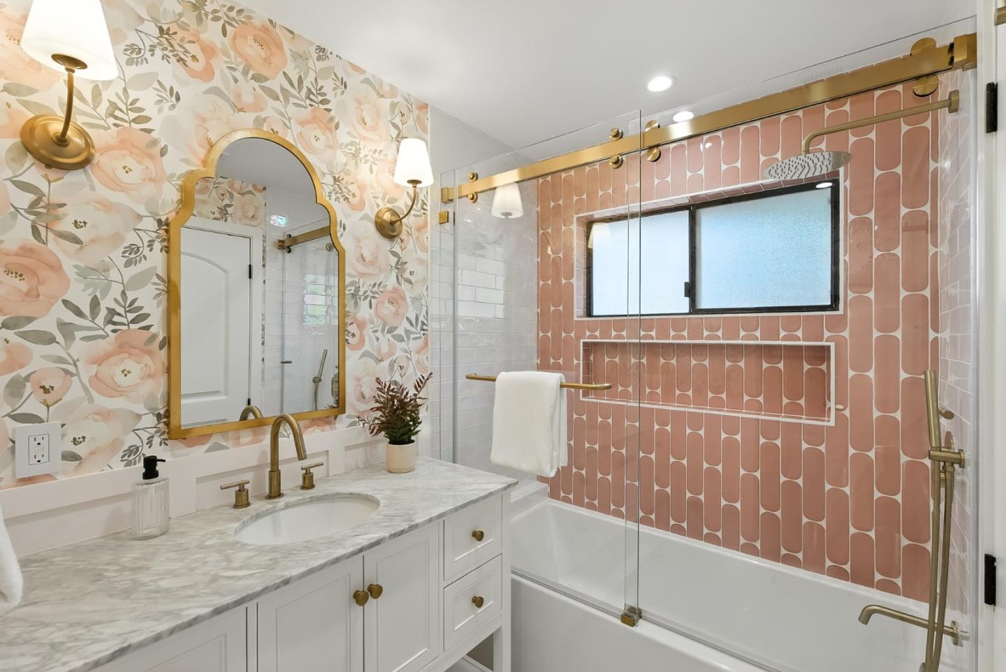 Detail Gallery Image 47 of 113 For 1 Lewis Ranch Rd, San Carlos,  CA 94070 - 6 Beds | 6/1 Baths