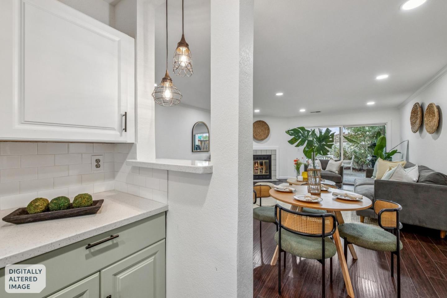 Detail Gallery Image 14 of 34 For 1303 Victoria Ter, Sunnyvale,  CA 94087 - 2 Beds | 2/1 Baths