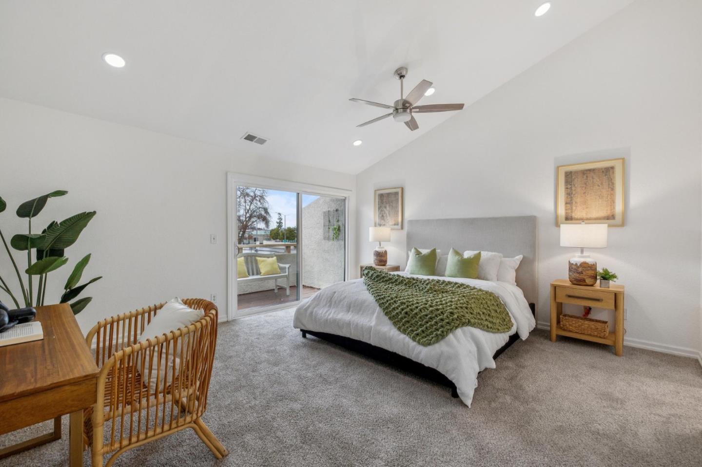 Detail Gallery Image 17 of 34 For 1303 Victoria Ter, Sunnyvale,  CA 94087 - 2 Beds | 2/1 Baths