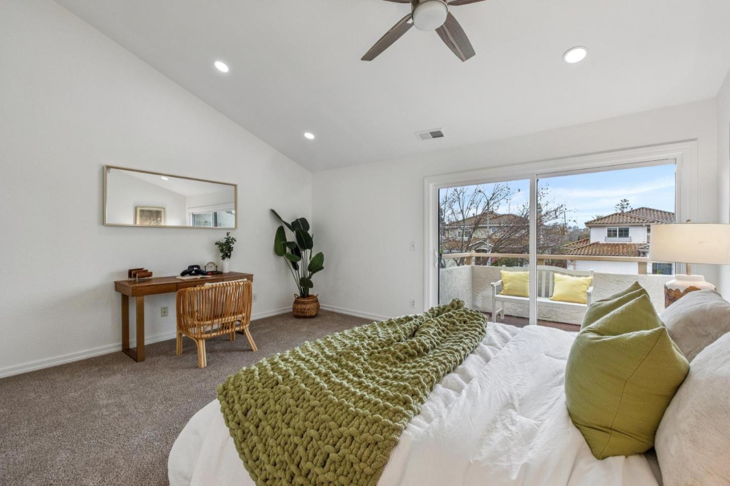 Detail Gallery Image 19 of 34 For 1303 Victoria Ter, Sunnyvale,  CA 94087 - 2 Beds | 2/1 Baths