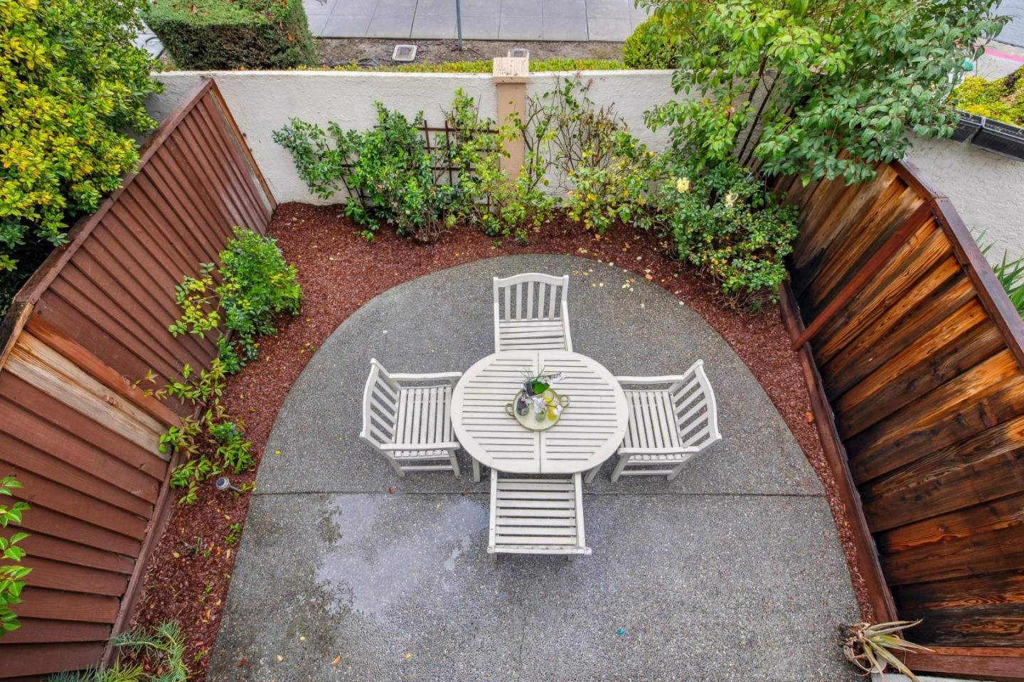 Detail Gallery Image 25 of 34 For 1303 Victoria Ter, Sunnyvale,  CA 94087 - 2 Beds | 2/1 Baths