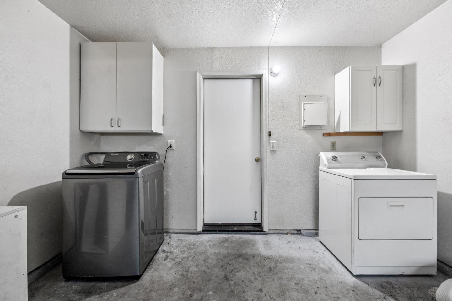 Detail Gallery Image 31 of 34 For 1303 Victoria Ter, Sunnyvale,  CA 94087 - 2 Beds | 2/1 Baths