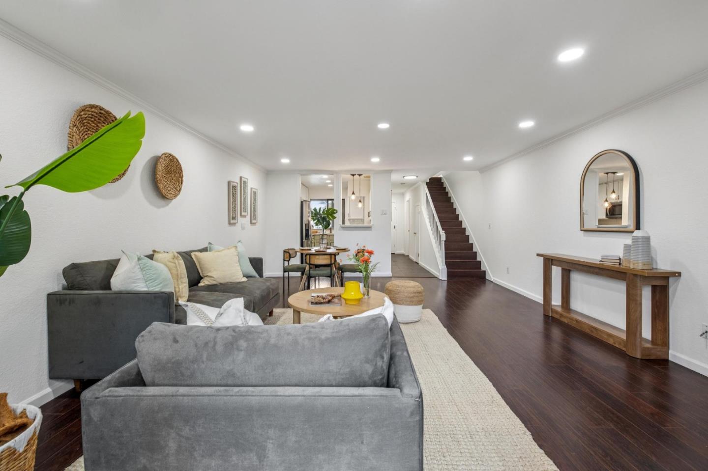 Detail Gallery Image 9 of 34 For 1303 Victoria Ter, Sunnyvale,  CA 94087 - 2 Beds | 2/1 Baths