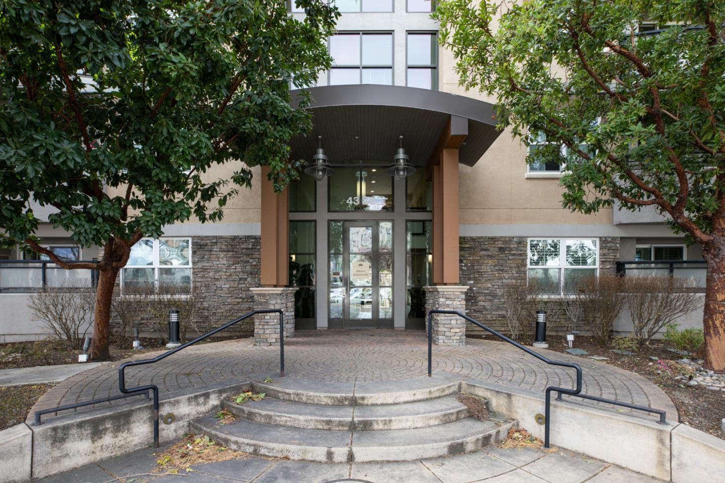 Detail Gallery Image 2 of 30 For 4388 El Camino Real #130,  Los Altos,  CA 94022 - 2 Beds | 2 Baths