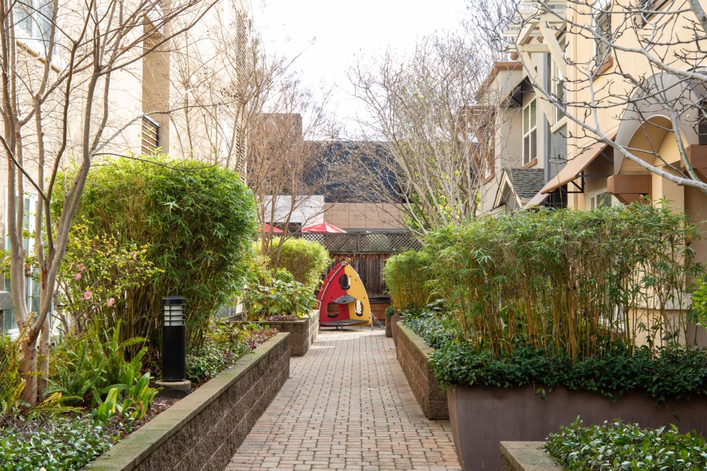 Detail Gallery Image 20 of 30 For 4388 El Camino Real #130,  Los Altos,  CA 94022 - 2 Beds | 2 Baths