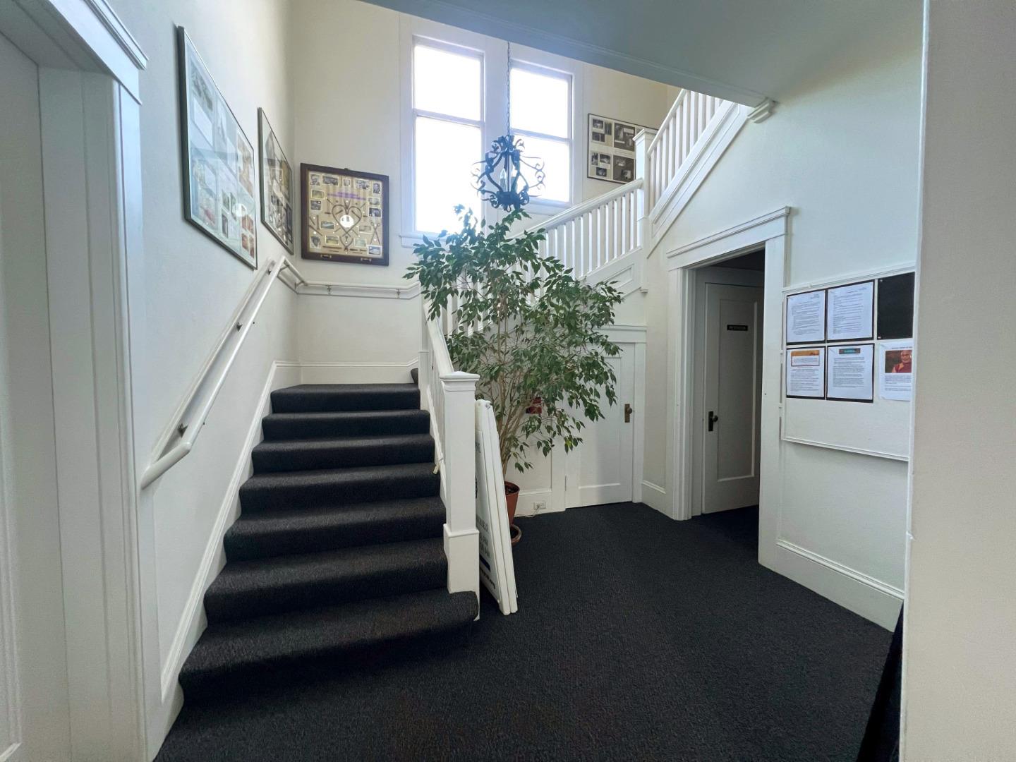 Detail Gallery Image 5 of 7 For 400 W Franklin St, Monterey,  CA 93940 - – Beds | – Baths