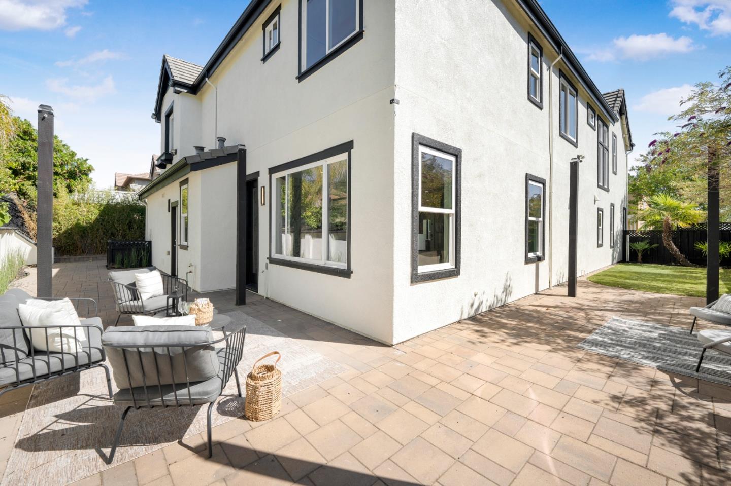 Detail Gallery Image 14 of 75 For 5807 Casita Way, Gilroy,  CA 95020 - 5 Beds | 4 Baths