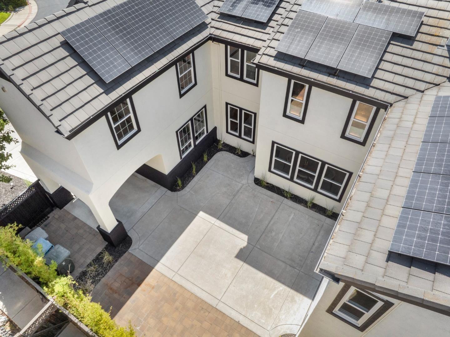 Detail Gallery Image 6 of 75 For 5807 Casita Way, Gilroy,  CA 95020 - 5 Beds | 4 Baths