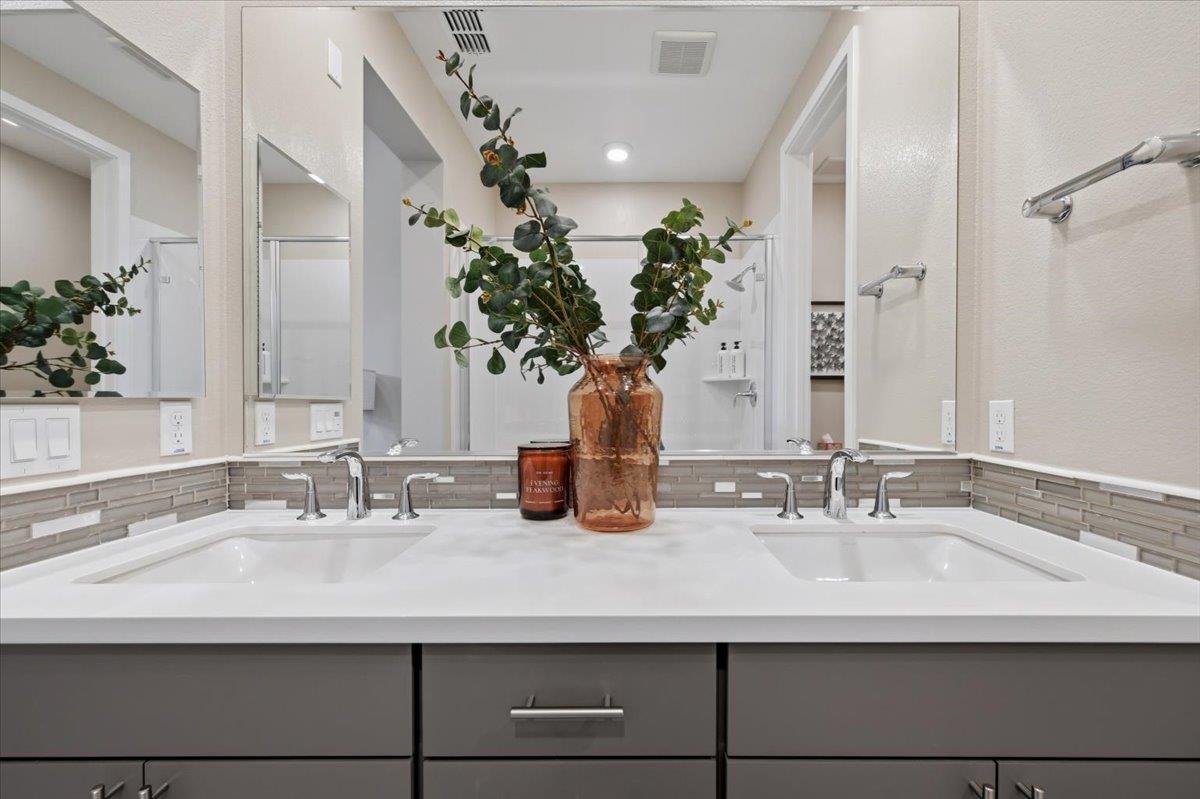 Detail Gallery Image 27 of 59 For 845 De Guigne Dr #2,  Sunnyvale,  CA 94085 - 3 Beds | 2/2 Baths
