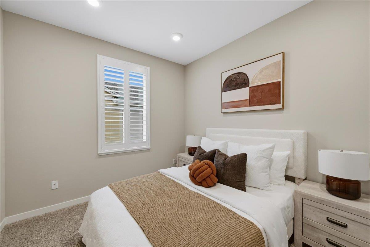 Detail Gallery Image 34 of 59 For 845 De Guigne Dr #2,  Sunnyvale,  CA 94085 - 3 Beds | 2/2 Baths