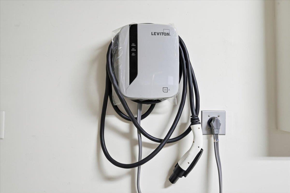 Detail Gallery Image 46 of 59 For 845 De Guigne Dr #2,  Sunnyvale,  CA 94085 - 3 Beds | 2/2 Baths