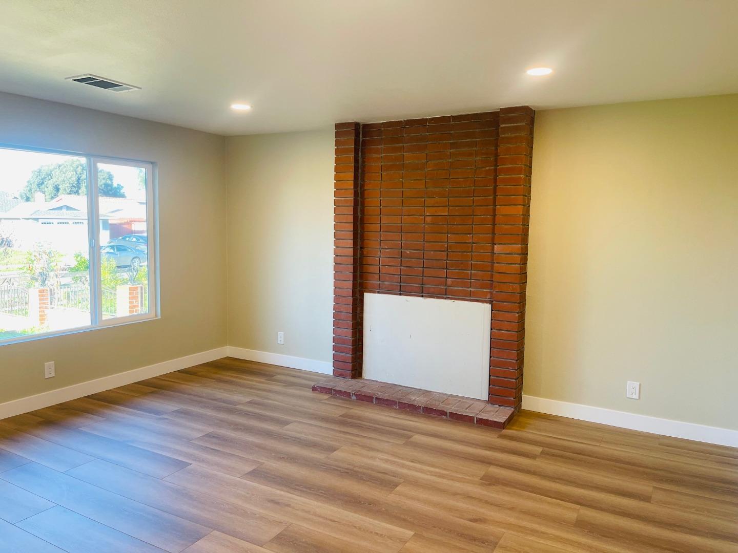 Detail Gallery Image 7 of 15 For 1034 Summerfield Dr, San Jose,  CA 95121 - 3 Beds | 2 Baths