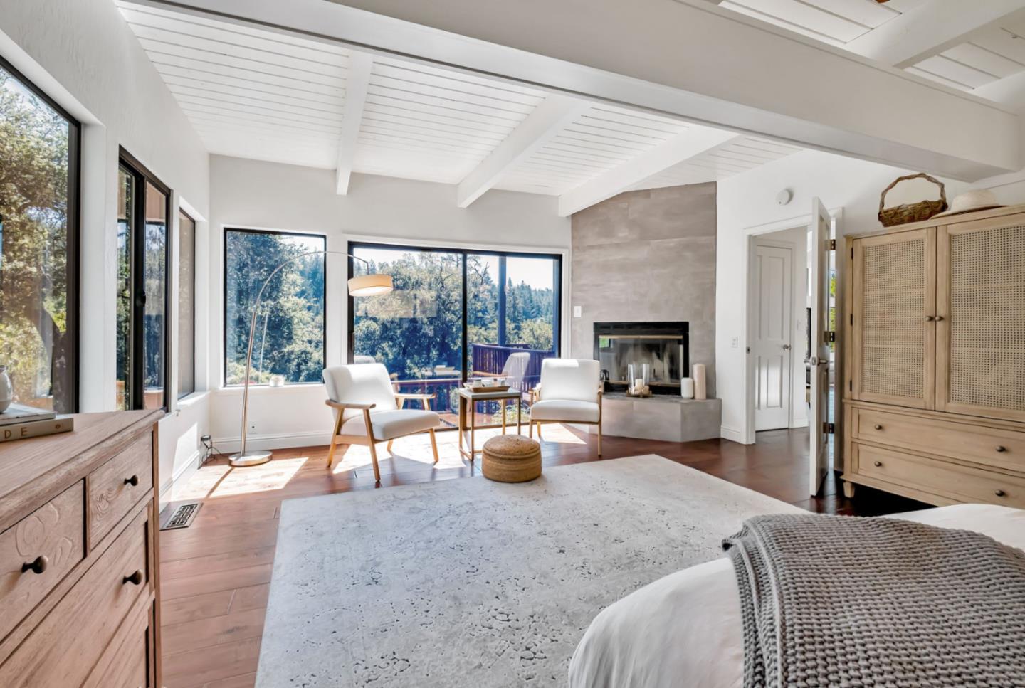 Detail Gallery Image 10 of 12 For 805 Old Mill Pond Rd., Los Gatos,  CA 95033 - 4 Beds | 2/1 Baths