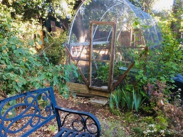 Detail Gallery Image 9 of 12 For 1280 Grant Rd, Los Altos,  CA 94024 - 5 Beds | 2/1 Baths