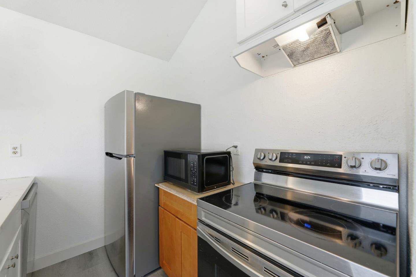 Detail Gallery Image 10 of 27 For 378 Stacey Cmn, Fremont,  CA 94539 - 1 Beds | 1 Baths