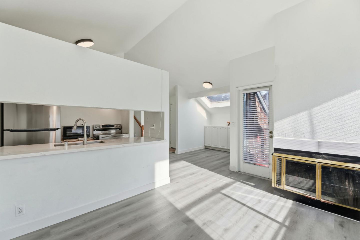 Detail Gallery Image 5 of 27 For 378 Stacey Cmn, Fremont,  CA 94539 - 1 Beds | 1 Baths