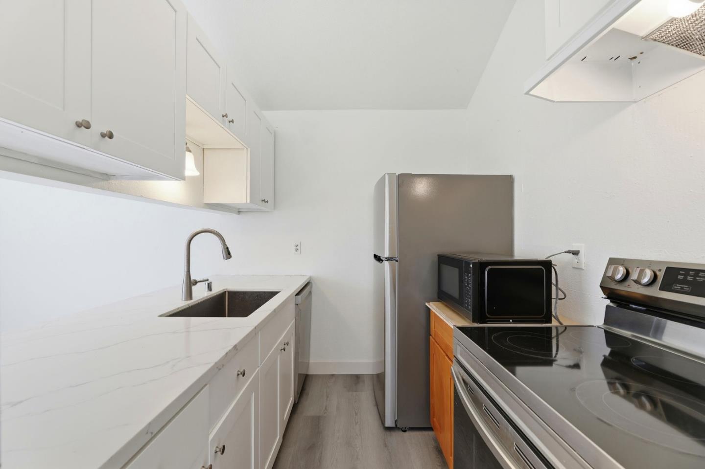 Detail Gallery Image 8 of 27 For 378 Stacey Cmn, Fremont,  CA 94539 - 1 Beds | 1 Baths