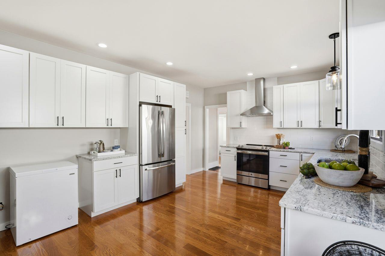 Detail Gallery Image 14 of 36 For 2836 Coolidge Ave, Oakland,  CA 94601 - 3 Beds | 1 Baths