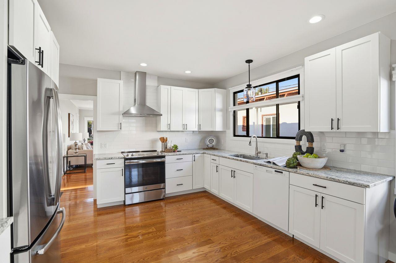 Detail Gallery Image 15 of 36 For 2836 Coolidge Ave, Oakland,  CA 94601 - 3 Beds | 1 Baths