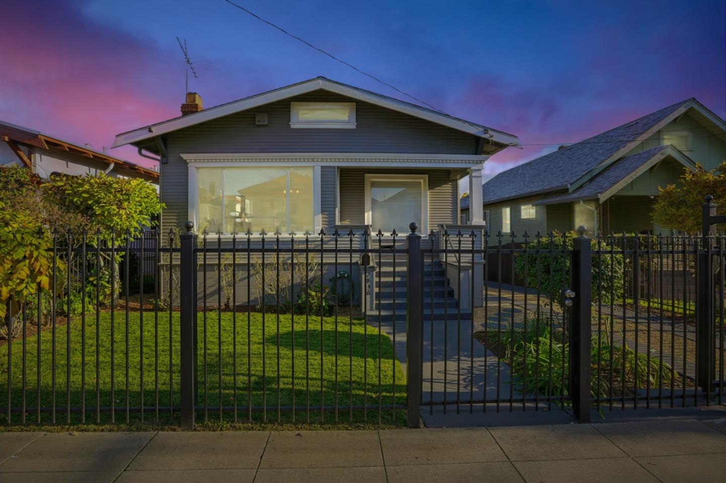Detail Gallery Image 5 of 36 For 2836 Coolidge Ave, Oakland,  CA 94601 - 3 Beds | 1 Baths